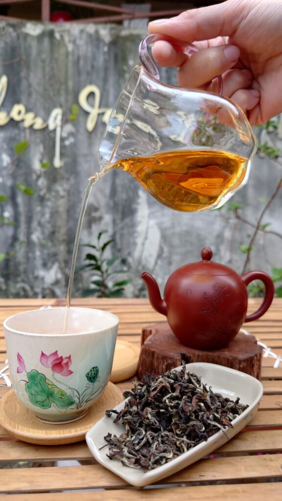 Trà oolong Đông Phương Mỹ Nhân (loại A) - Bảo Lộc, Việt Nam
